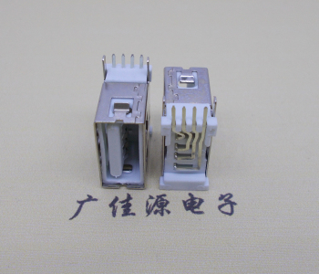 侧插USB.13.8 连接器